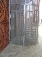 Deurkonstruktie in ommanteling.